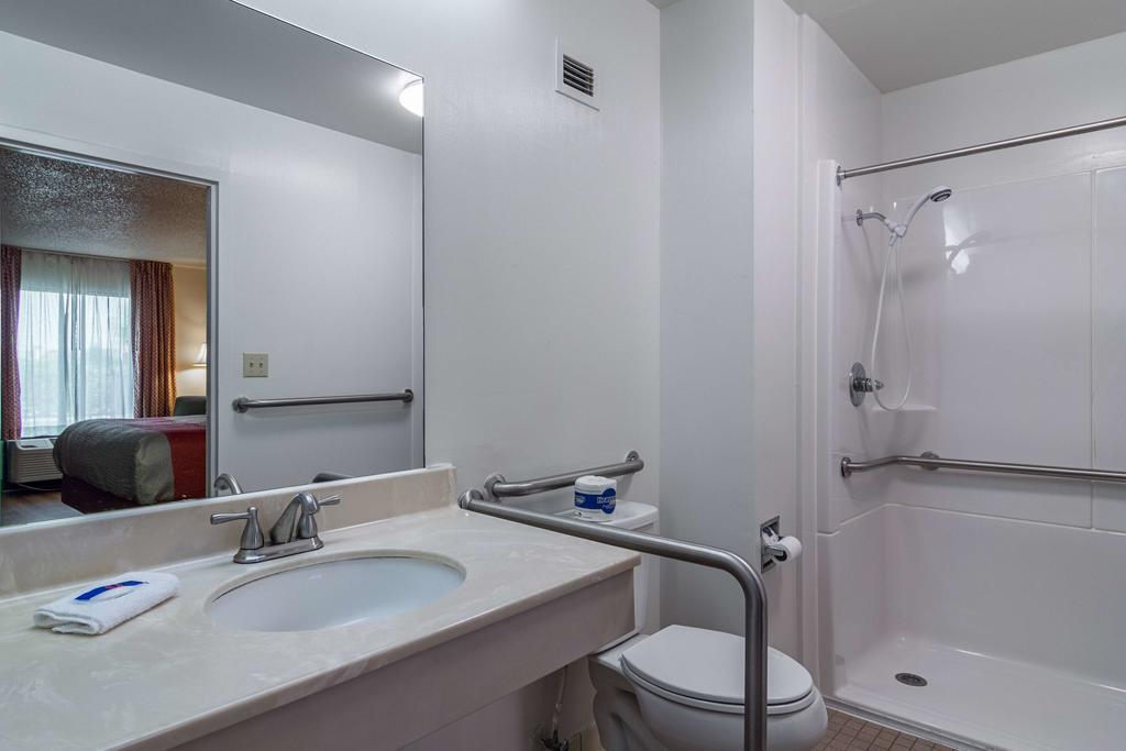 Motel 6 Waycross Εξωτερικό φωτογραφία